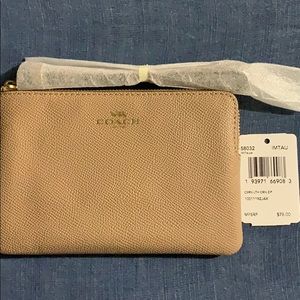 Tan Coach Wallet!